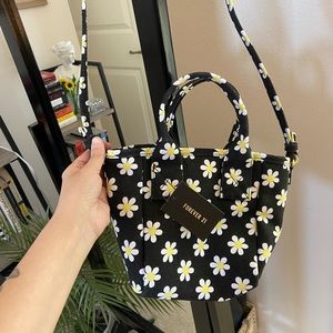 forever 21 | daisy crossbody bucket bag with handles